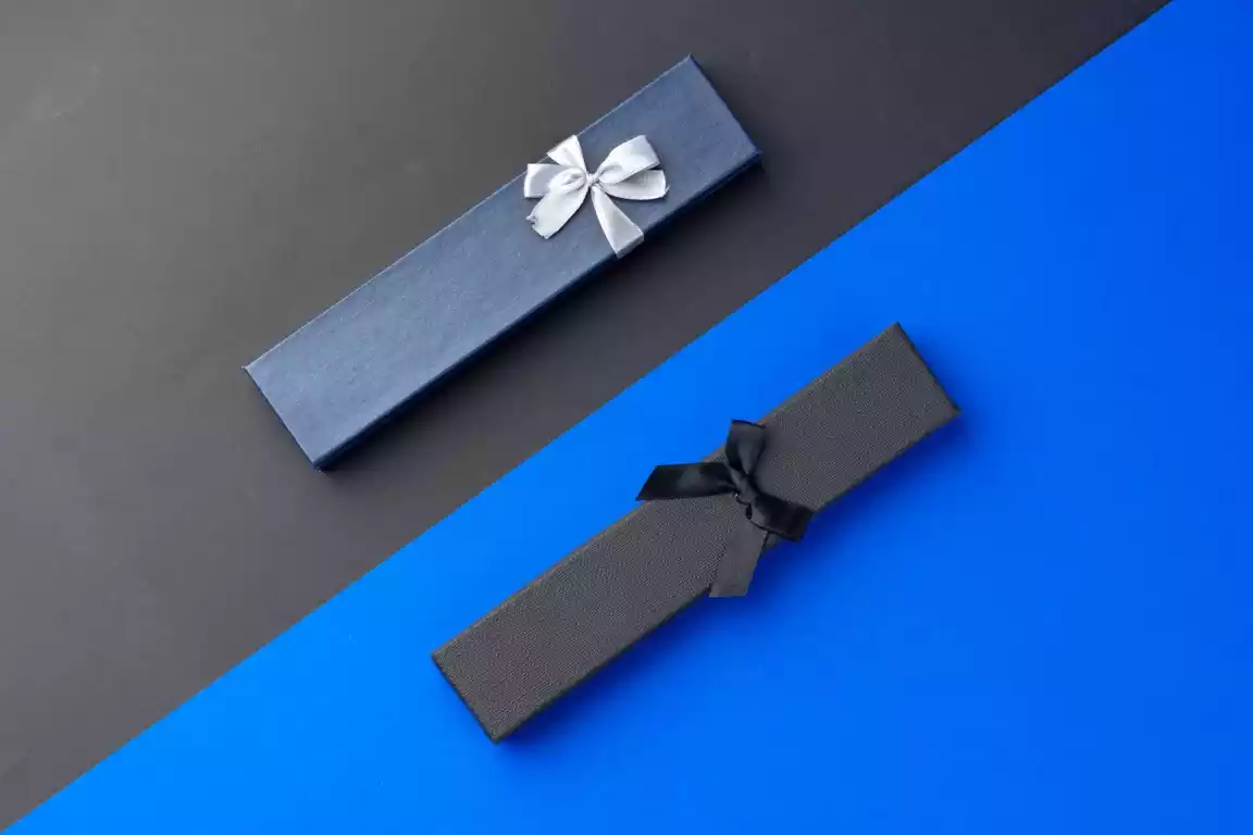 Long jewelry boxes